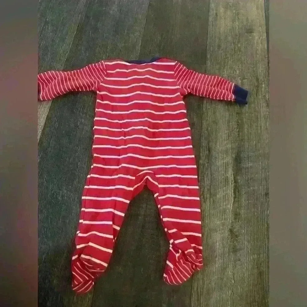 Carters sleep and play.